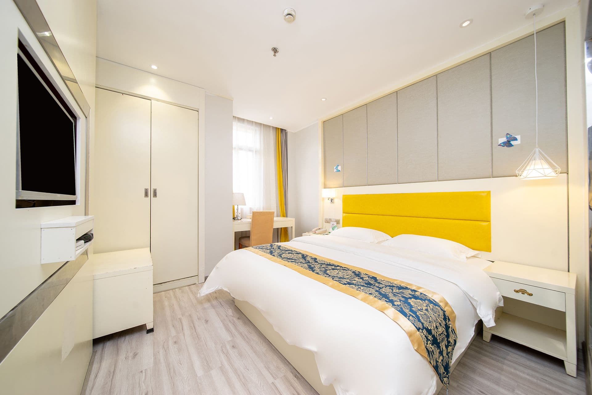 Golden Palace Boutique Hotel (Guangzhou Martyrs Cemetery Metro Station)