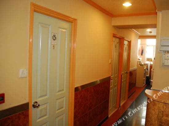 Arts Villa (Hostel)