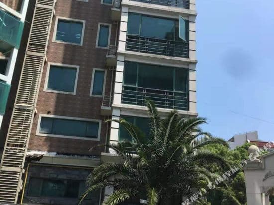 Ruijing Apartment Hotel