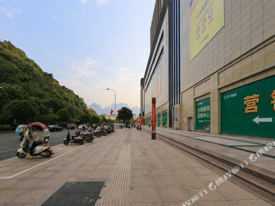 Meiyi Light Luxury Hotel (Zhangjiajie Pedestrian Street Dayong Ancient City Branch)