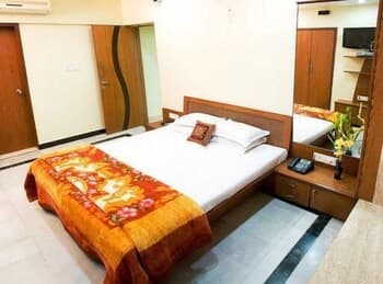 Seven Serviced Apartments, Worli