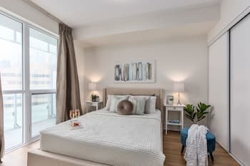 QuickStay - Stylish 2-Bedroom Downtown Condo