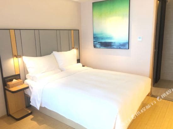 Ji Hotel (Shanghai Shangcheng Road Metro Station)