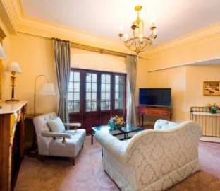 Rocks Hotel