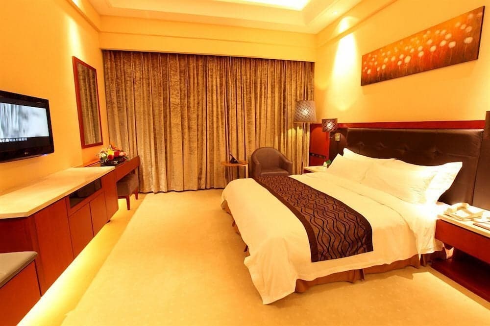 Fragrant Bay Hotel
