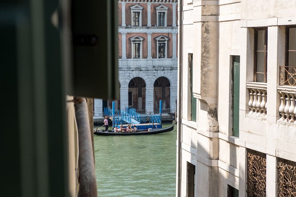 Locanda Leon Bianco on The Grand Canal