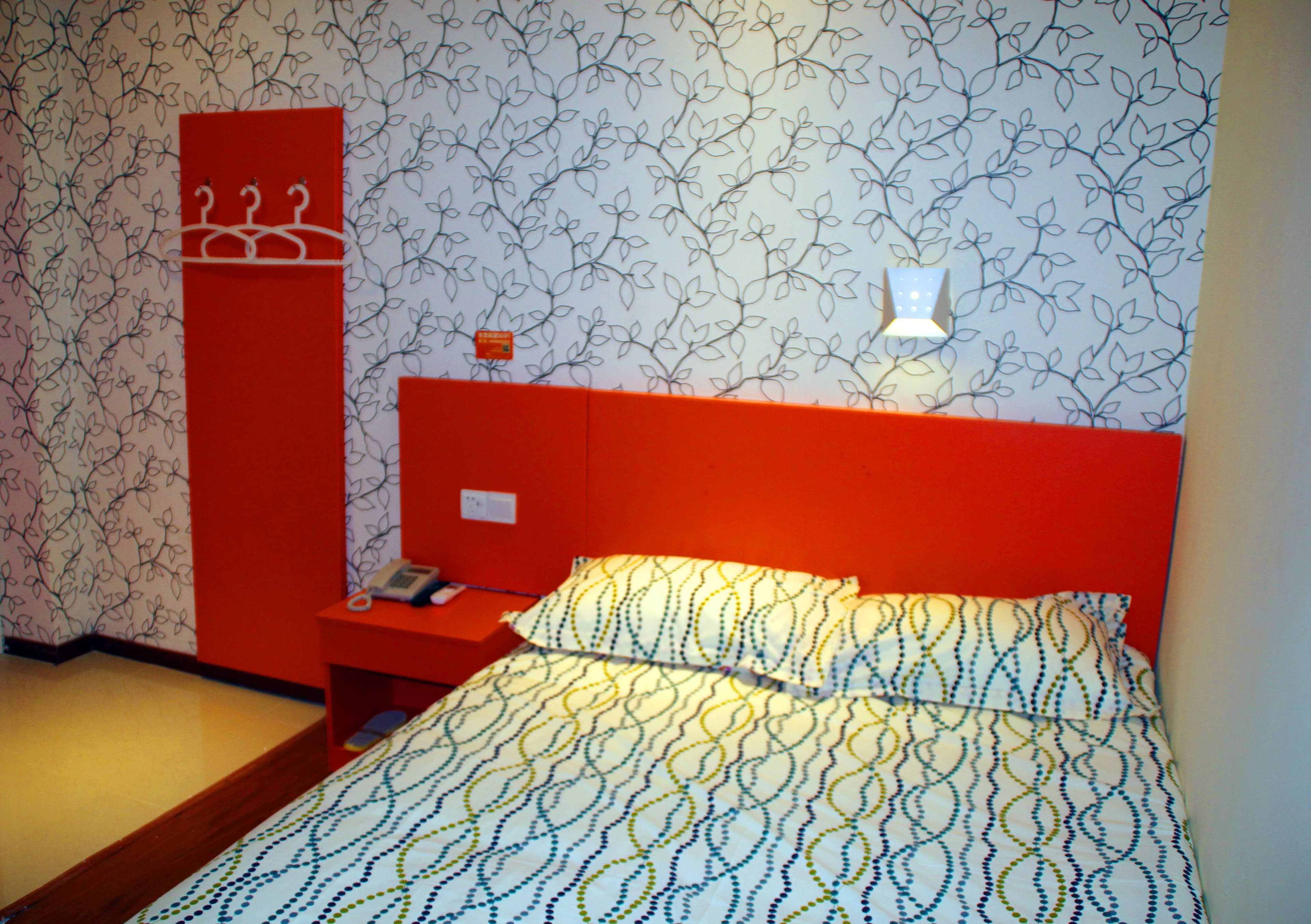 Pod inn(Shanghai Xincun Road Metro Station Tongji Hospital Branch)