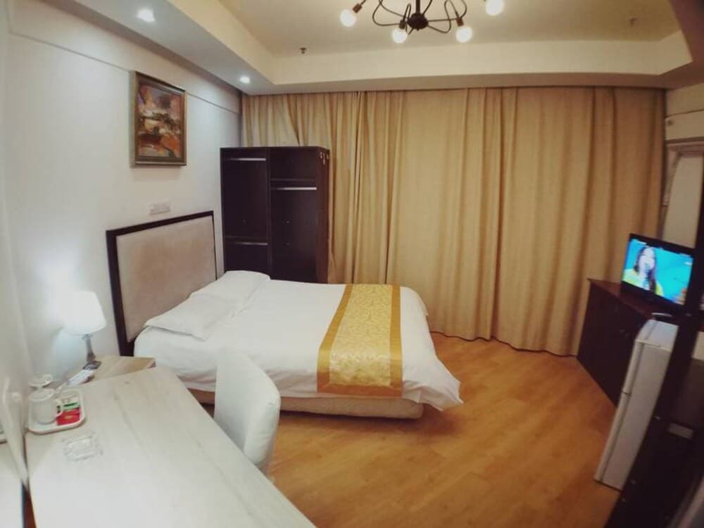 Qidian Apartment Hotel (The Bund)