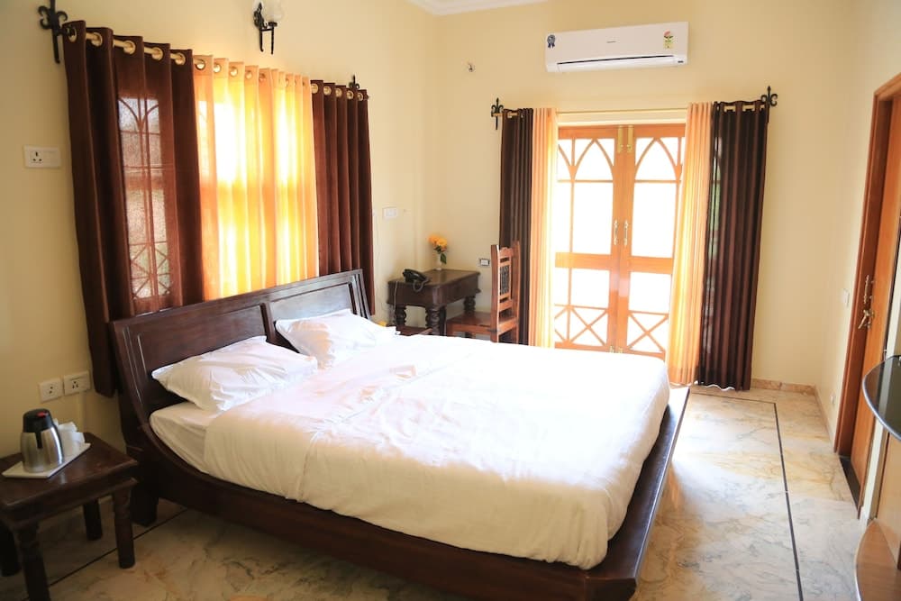 Apnayt Villa - A Luxury Homestay