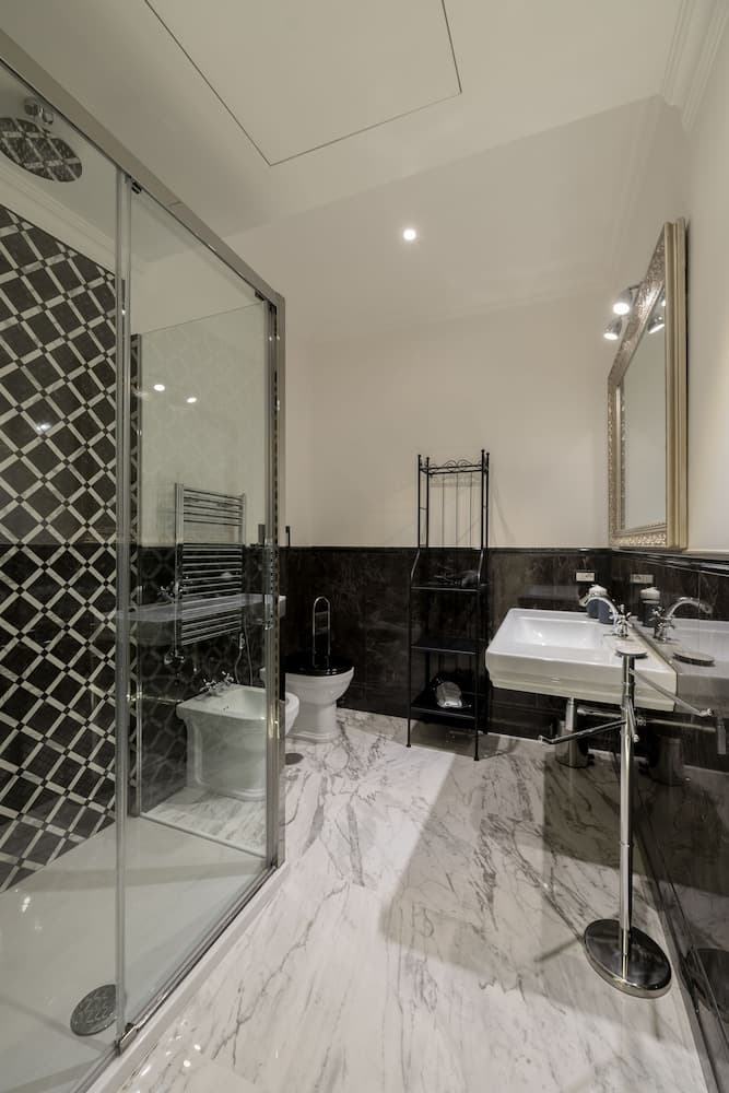 Aurora Luxury Suites