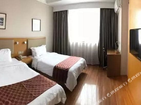 Home Inn (Shanghai Jinqiao Yanggao Middle Road Lantian Road Metro Station)