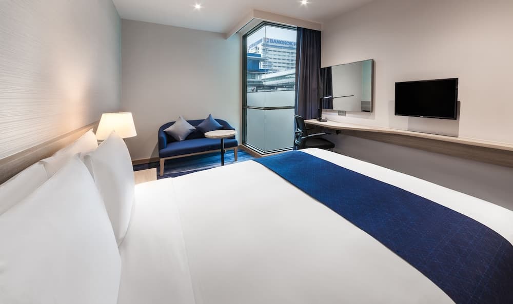 Holiday Inn Express Bangkok Soi Soonvijai, an Ihg Hotel