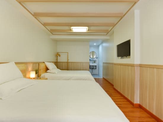Ruoting Garden Hotel (Oriental Hospital Pudong South Road Subway Station)