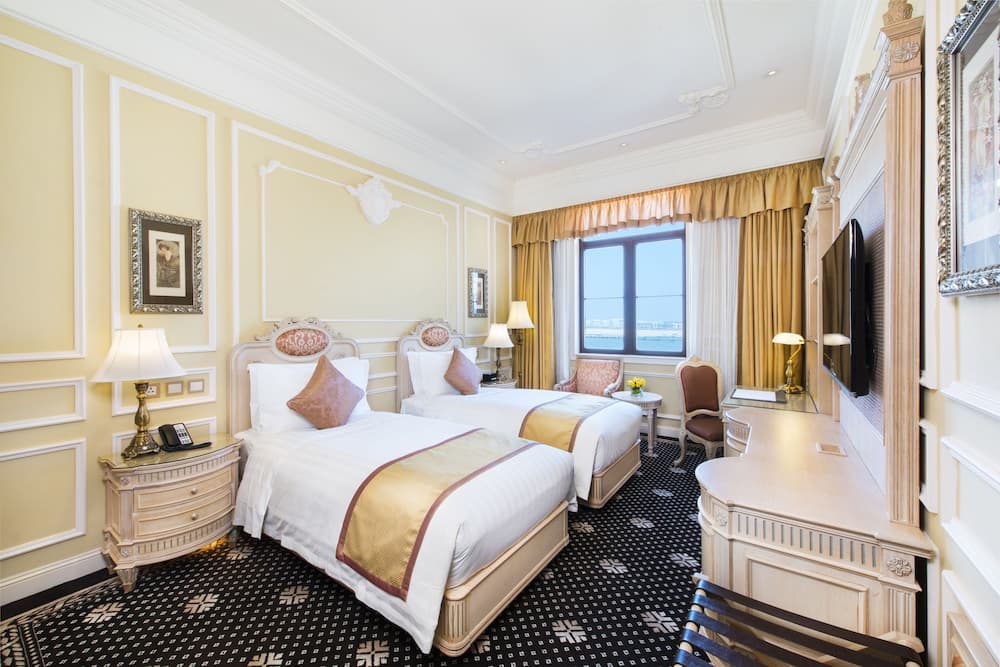 Harbourview Hotel