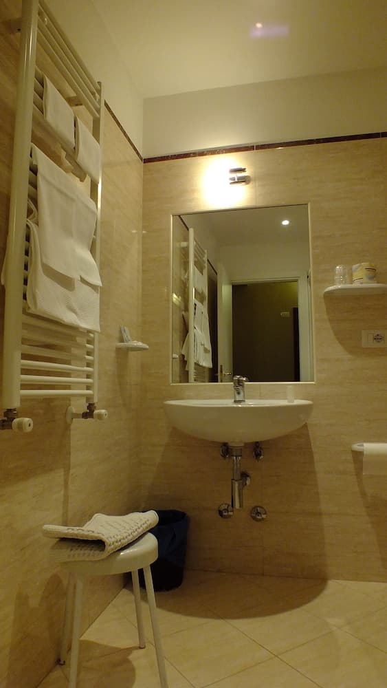 Hotel Consul