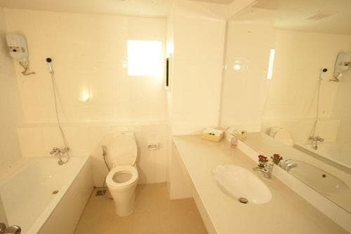 Convenient Grand Hotel
