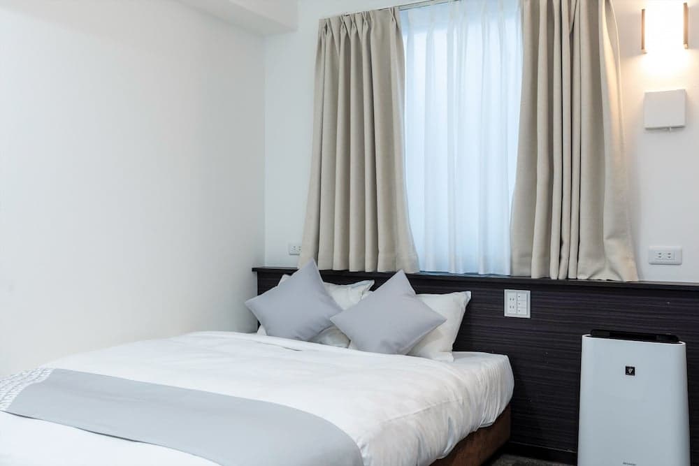 Universal Hotel Reborn