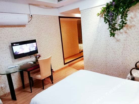 Yixuan light luxury hotel (Shanghai Bund store)