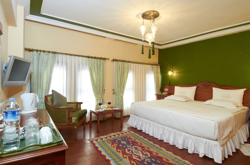 Rose Garden Suites