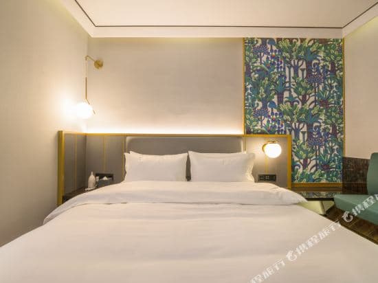 Su Shi Light Luxury Hotel (Shanghai Ruijin Hospital Zhaojiabang Road)