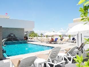 Flipper House Hotel