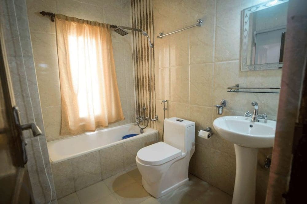 OYO 789 Hotel Shivam Plaza