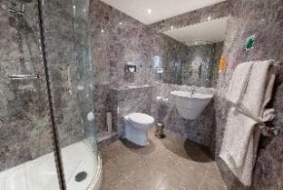 Waterloo Hub Hotel and Suites