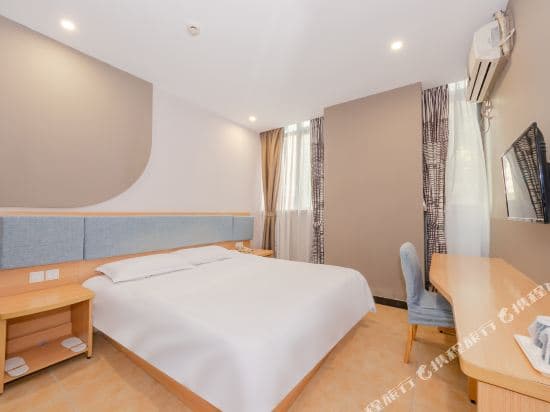 Home Inn (Shanghai World Expo Park Gaoqing Road Metro Station)