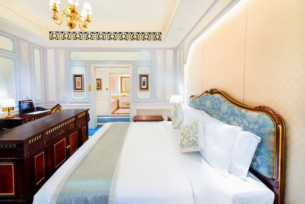 Legend Palace Hotel