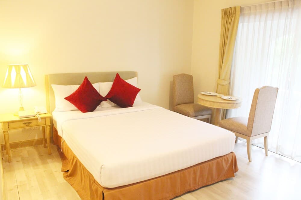 Romance Hotel Srinakarin