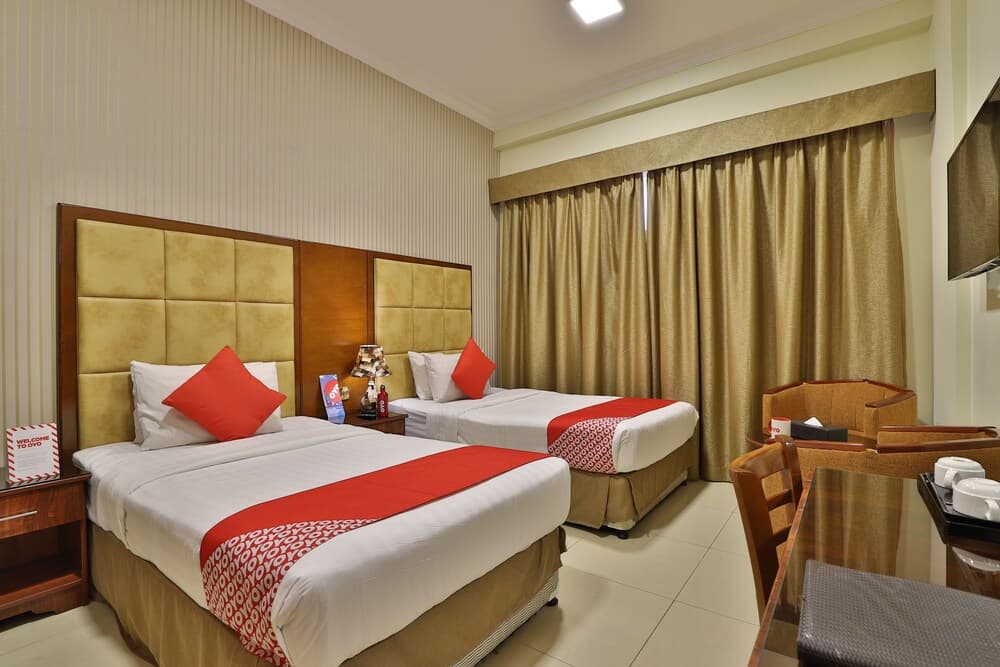 OYO 101 Click Hotel
