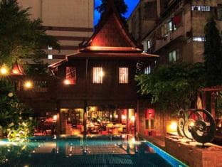 Rose Hotel