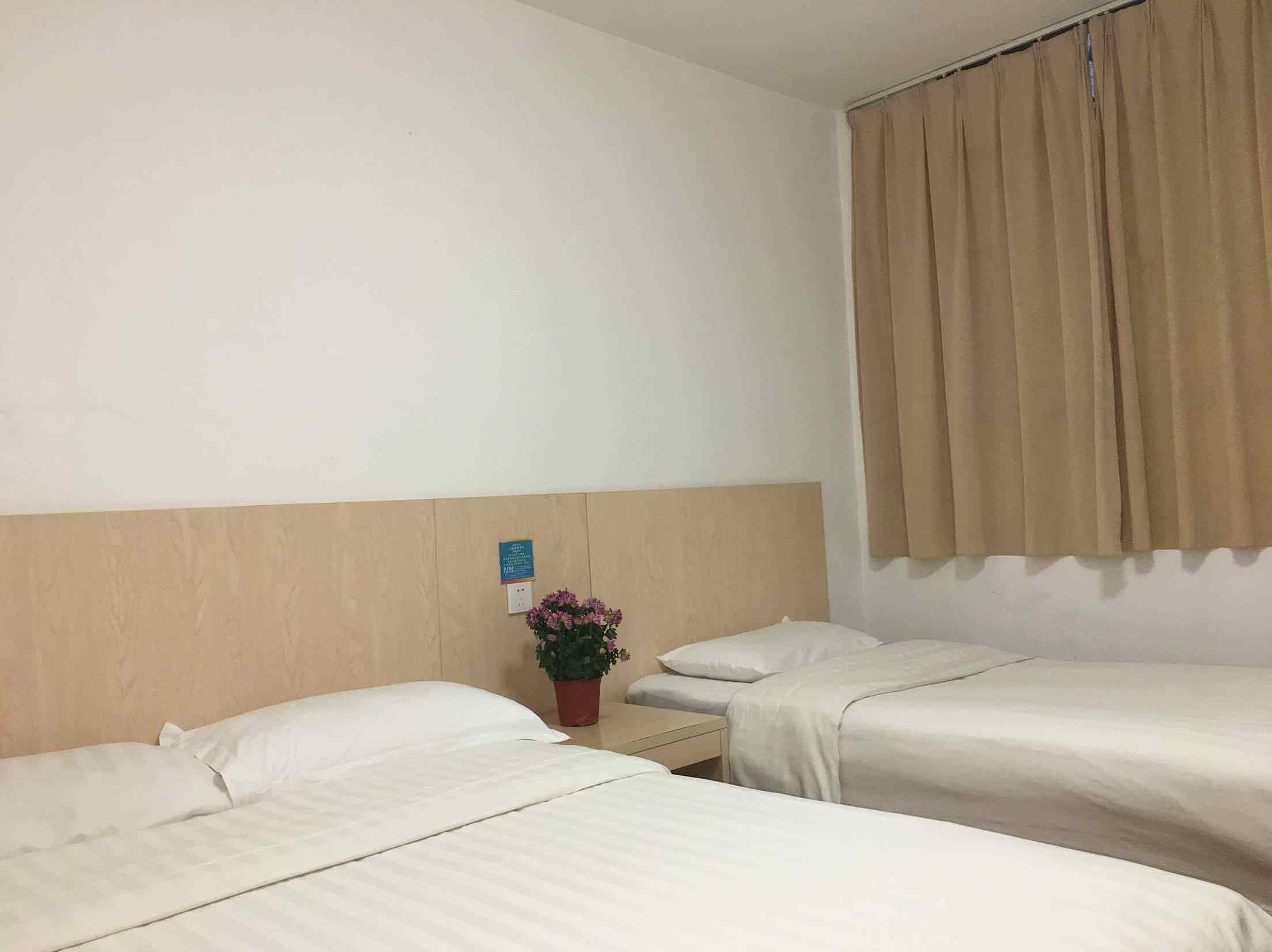 Liangfeng Hostel