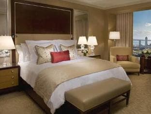 The Ritz-Carlton, Toronto