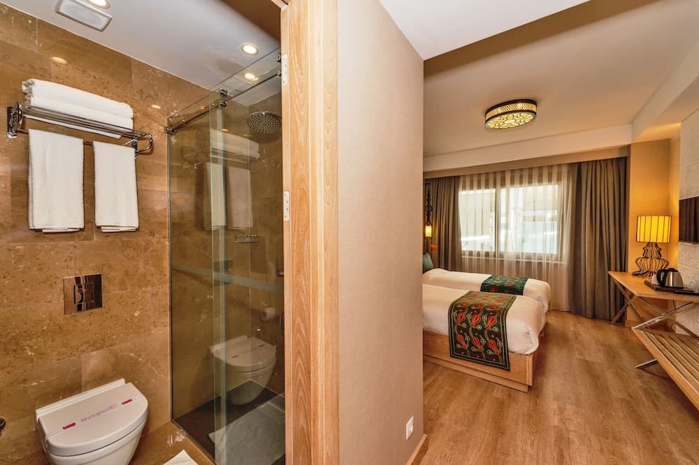 Aybar Hotel