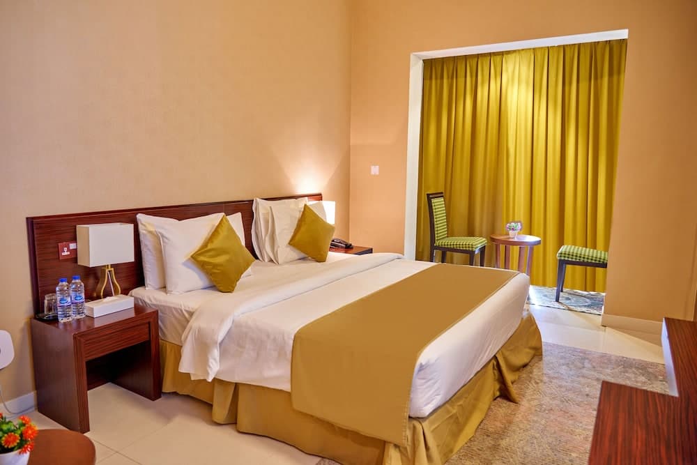 Click Square Hotel (Formerly grand square hotel)