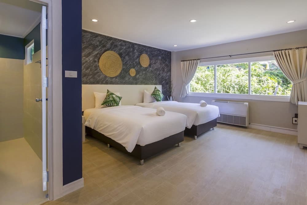 Let's Hyde Pattaya Resort & Villas - Pool Cabanas