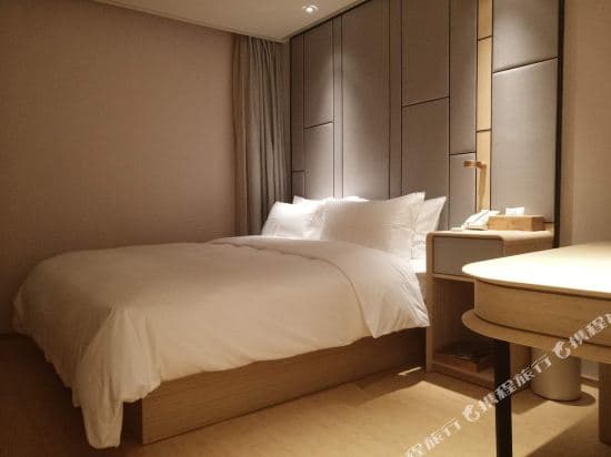 Ji Hotel (Shanghai Huangpu Binjiang Xizang South Road)