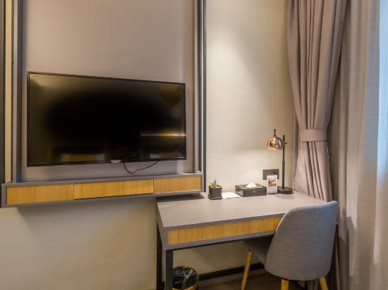 Home Inn Selected(Shanghai North Sichuan Road Baoshan Road subway station store)