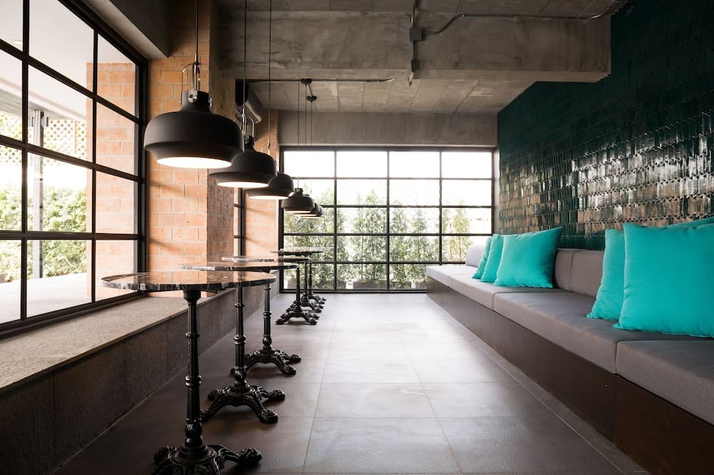 Theorie Hotel Sukhumvit 107 by Tolani
