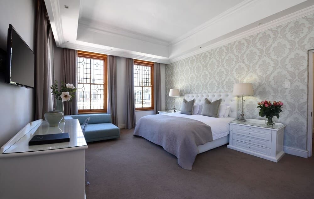 The Clarendon - Fresnaye