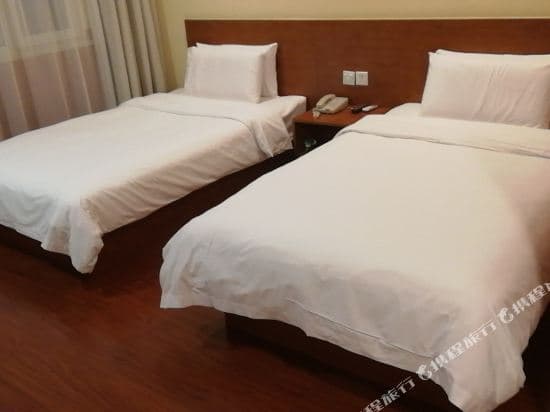 Hanting Hotel (Shanghai Zhenping Road Metro Station)
