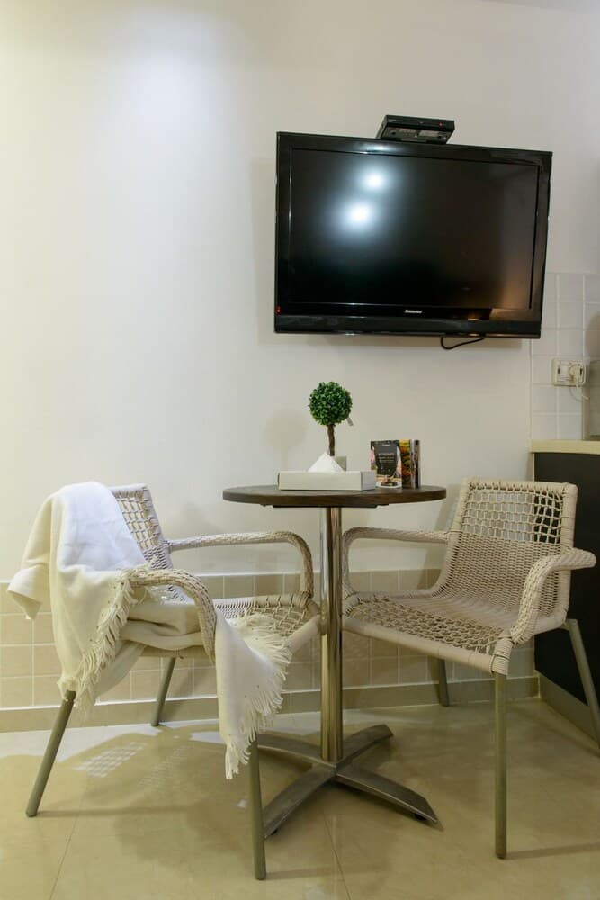 Royalty Suites