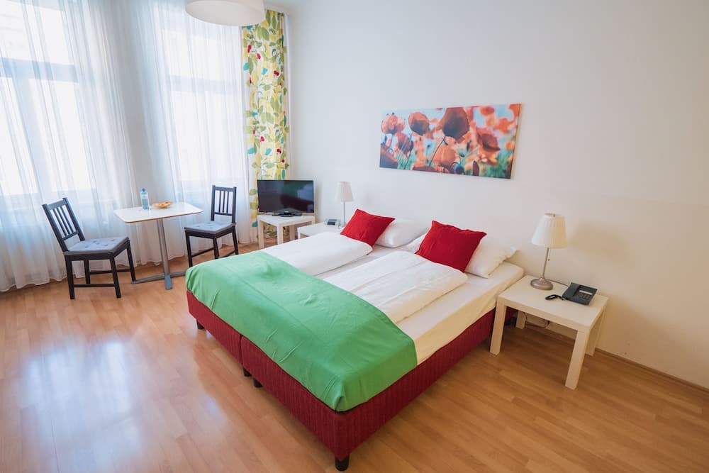 Amelie Apartment Hotel