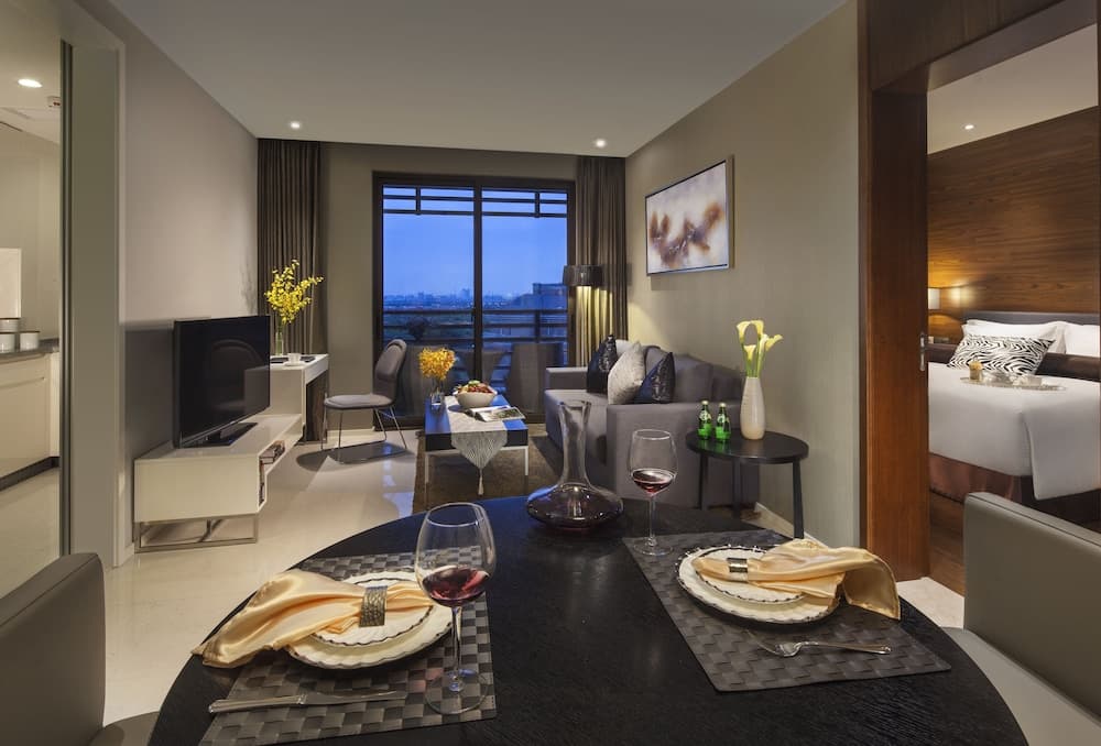Green Court Serviced Apartment-Green City