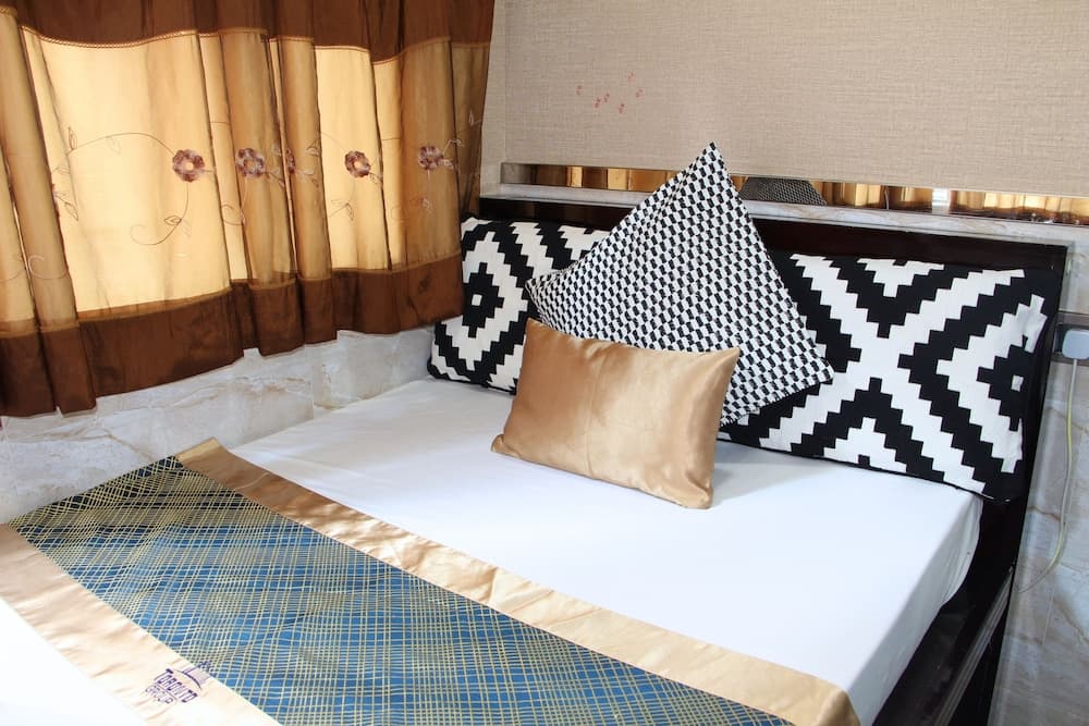 Temple Street Hostel