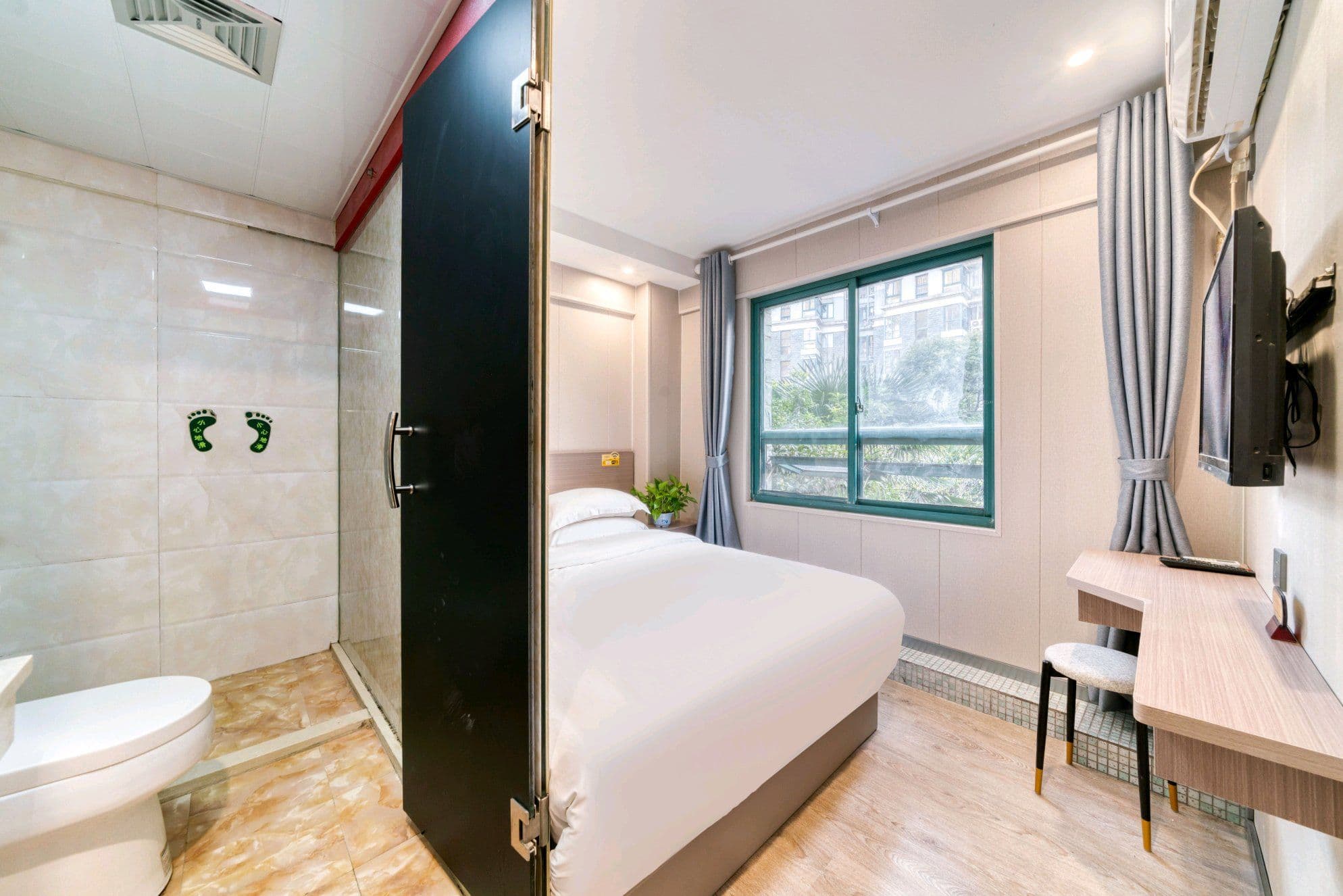 Laika Hotel (Shanghai Nanpu Bridge Metro Station)