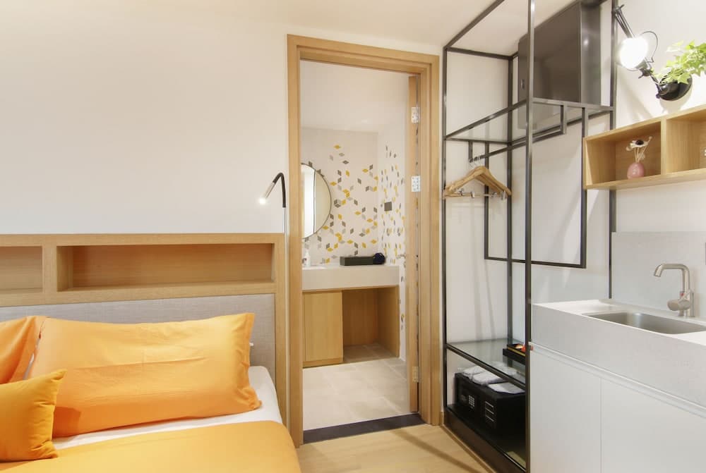 GEM Hotel (Shanghai Bund Nanjing East Road Pedestrian Street shop)