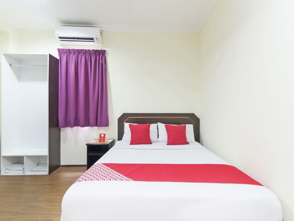 OYO 90422 T-signature Hotel Kuala Lumpur