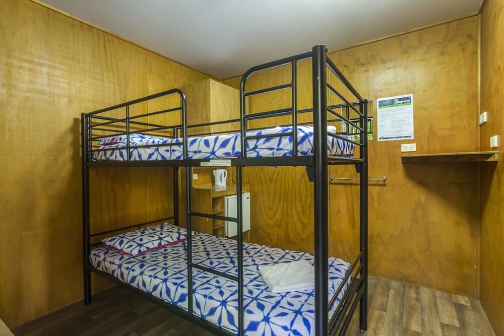 Magnums Airlie Beach – Adults only